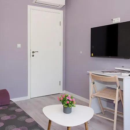 The Purplish Apartment In Varna Center By Flat Mаnаger Διαμέρισμα