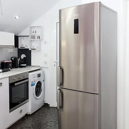 Διαμέρισμα The Purplish Apartment In Varna Center By Flat Mаnаger